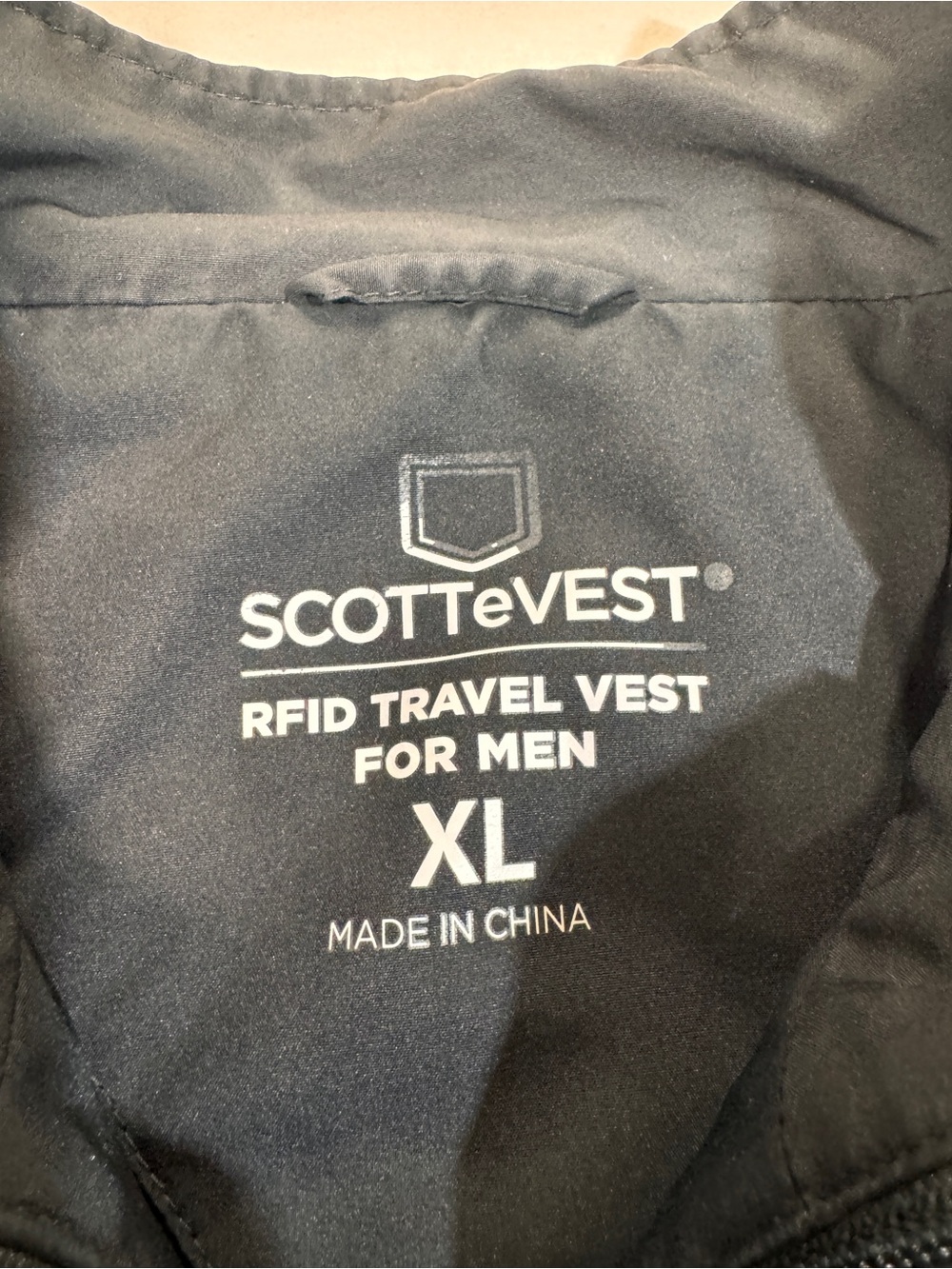 SCOTTeVEST Men's Black Travel Vest - Multiple Secure Pockets - Picture 2 of 13